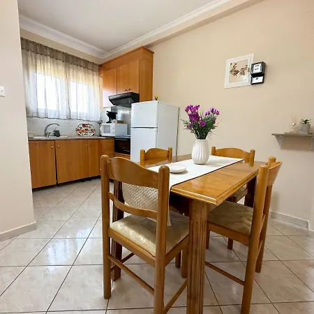 Garden View Apartment *